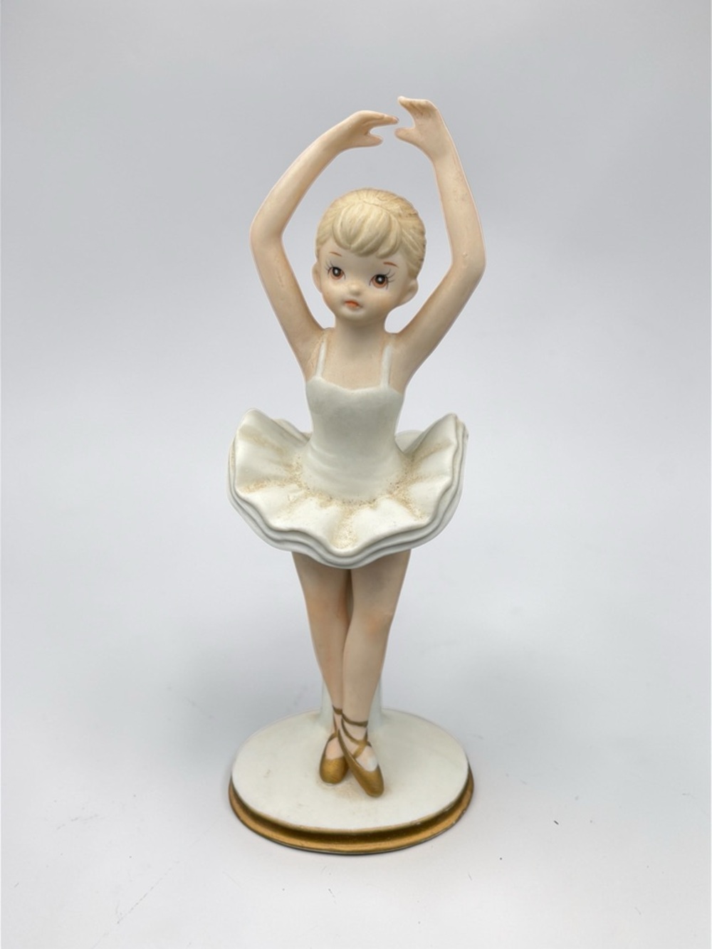 Vintage Lefton 1983 Ballerina 03835 Christopher Collection Figurine on Pedestal - Picture 14 of 14